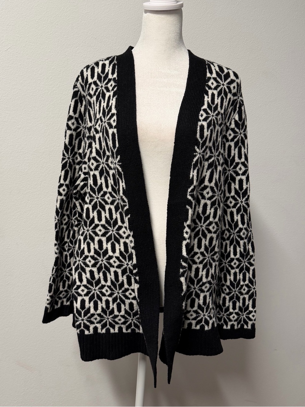 Croft & Barrow Black & White Geometric Open-Front Cardigan Size XL